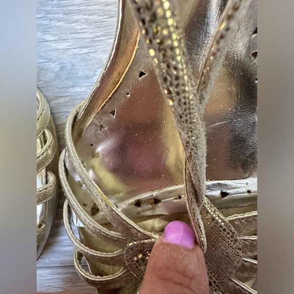 BCBG Paris open toe high heels size 6 - Picture 13 of 16